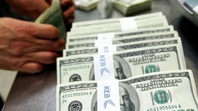 تحديث سعر الدولار اليوم في مصر.. المركزي والبنوك التجارية دون تغييرات جديدة