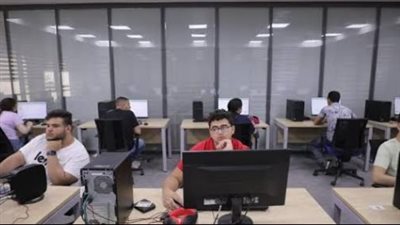 جامعة عين شمس تستقبل طلاب الثانوية العامة بمعامل إلكترونية متطورة خلال التنسيق
