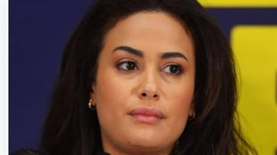 هند صبري بإطلالة صيفية أنيقة.. ظهور لافت من شواطئ اليونان