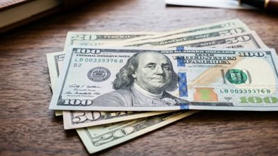 الدولار يواصل الاستقرار.. تعرف على أعلى وأقل سعر في البنوك
