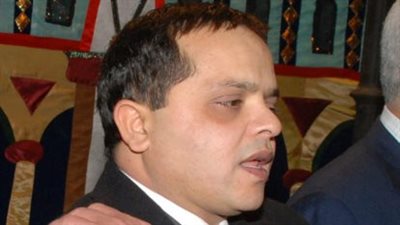 وفاة شقيق محمد هنيدي تشعل موجة تعاطف واسعة بين نجوم الفن