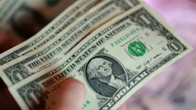 الدولار يحافظ على استقراره أمام الجنيه.. تعرف على أسعاره في البنك الأهلي وبنك مصر
