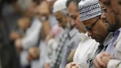 مواقيت الصلاة اليوم في مصر.. المواعيد الرسمية للفجر والمغرب والعشاء