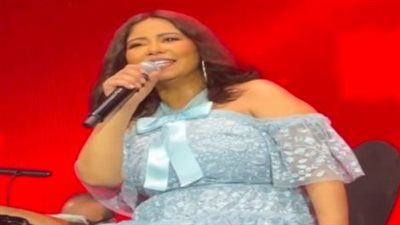 شيرين تعود بقوة إلى المسرح.. جمهور الساحل الشمالي يحتفي بالنجمة المصرية