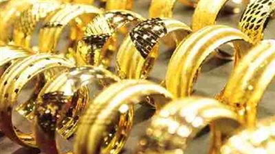 الذهب فوق 4300 دولار عالميًا.. ماذا يحدث في السوق المصرية؟