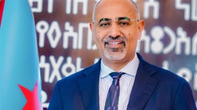 اللواء الزُبيدي في مواجهة تحديات المرحلة.. الاقتصاد والخدمات ومستقبل القضية الجنوبية