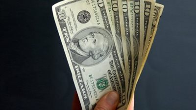 استقرار الدولار أمام الجنيه.. أسعار العملة الأمريكية اليوم في البنوك المصرية