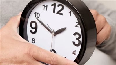 متى يبدأ التوقيت الشتوي 2026؟.. موعد تأخير الساعة وفقًا للقانون