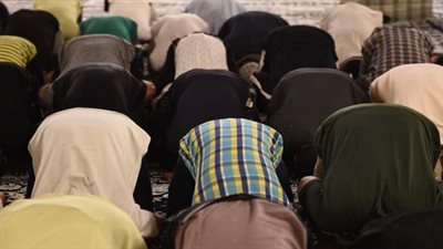مواقيت الصلاة اليوم.. اعرف موعد أذان المغرب والعشاء في القاهرة والمحافظات