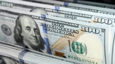 الدولار يفاجئ المصريين اليوم.. تعرف على سعره أمام الجنيه في البنوك 