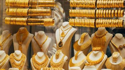 قبل ما تشتري الذهب.. اعرف سعر الجنيه الذهب وعيار 21 اليوم