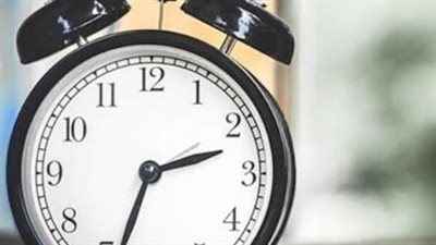 الساعة هتتأخر إمتى؟.. الموعد الرسمي للتوقيت الشتوي 2026