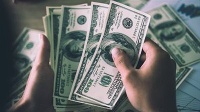 قبل ما تشتري أو تبيع.. اعرف سعر الدولار اليوم في البنوك