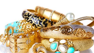 الذهب يواصل الصعود.. سعر عيار 21 اليوم يلفت الأنظار