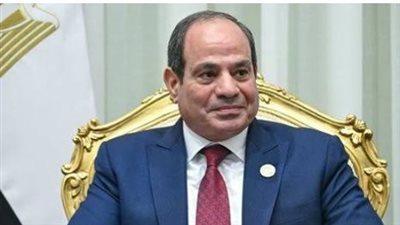 ذكرى أكتوبر المجيدة.. السيسي يحيي أسر الشهداء وقادة الحرب ورموز الدولة