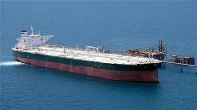 وزارة البترول تنفي علاقة مصر بناقلة غاز تعرضت لحادث قبالة السواحل الليبية