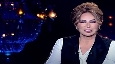 إيناس الدغيدي لبسمة وهبة: ناس مهمة قالوا إني أكبر من 