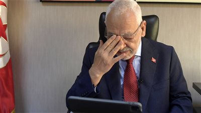 محلل سياسي يكشف الدروس المستفادة من خضوع رئيس 