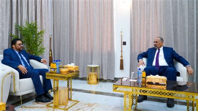 اليمن.. الزُبيدي يؤكد أهمية عودة كافة وسائل الإعلام الرسمية للعمل من العاصمة عدن