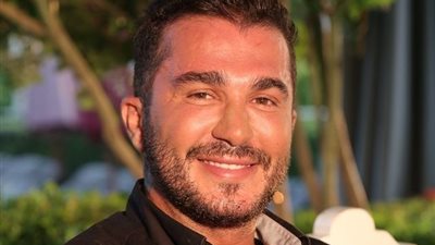 ولد في عائلة فنية وبدأ مشواره مبكرًا.. من هو الفنان اللبناني 