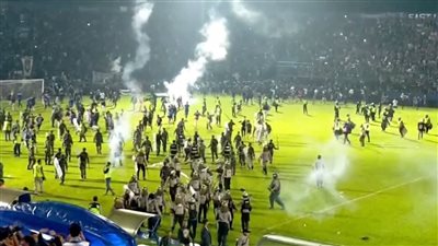 الرياضة بلون الدم..كارثة إندونيسيا تُعيد للأذهان 