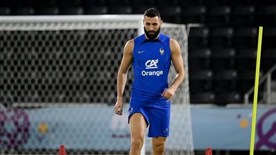 مفاجأة مدوية لرفض كريم بنزيما حضور نهائي كأس العالم.. طُرد من المعسكر