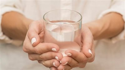 الماء المسموح شربه يوميا.. توصيات المكتبة الوطنية الأمريكية للطب