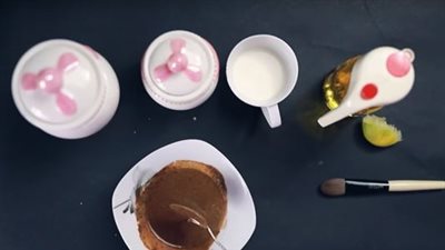 طريقة ماسك تنظيف البشرة لخبيرة التجميل أمنية طاهر.. جمالك من الطبيعة